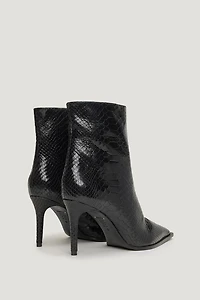 SCHUTZ | Mary Ankle Boots