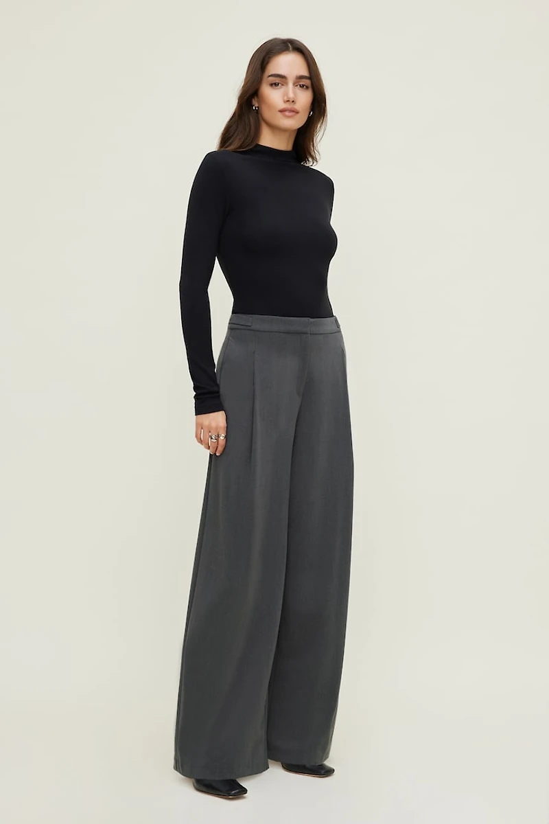 Haut à col montant et manches longues