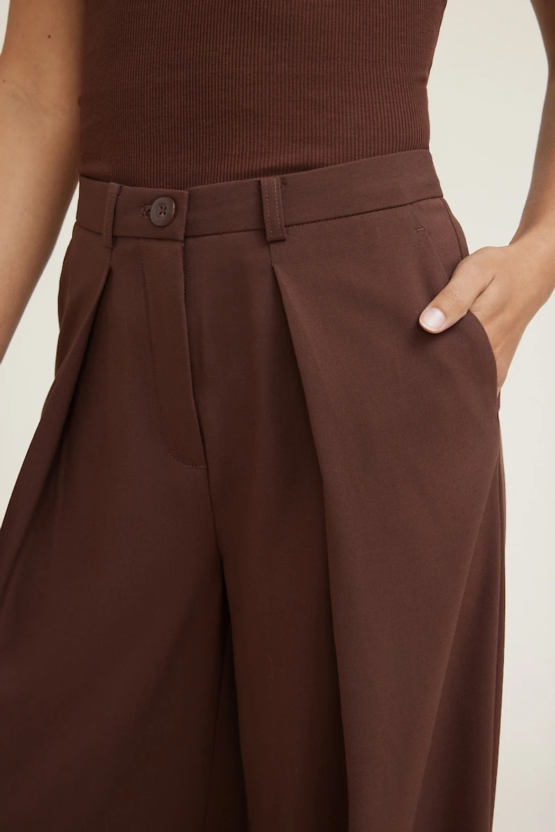 Pantalon plissé à jambe large