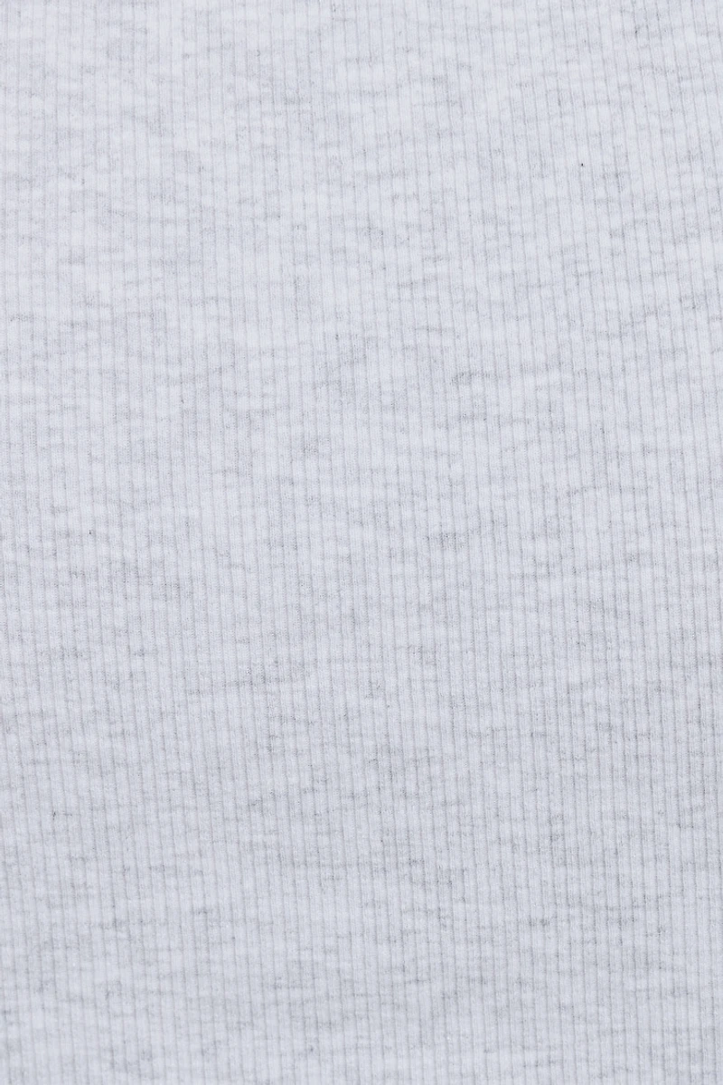 T-shirt à col échancré et manches cap