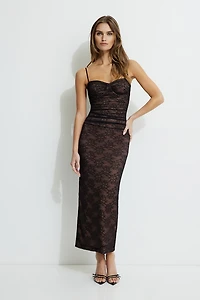 Robe maxi à col en cœur dentelle