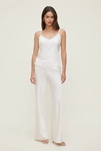 Camisole asymétrique en satin à bordure de dentelle Cassie