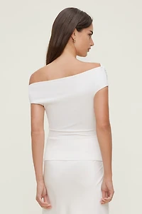 Haut sculptant orné d'une boucle