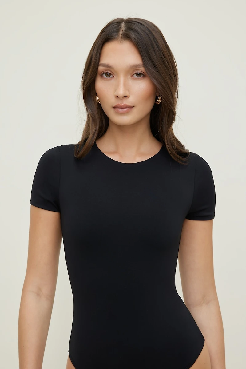 Justaucorps sculptant à col rond