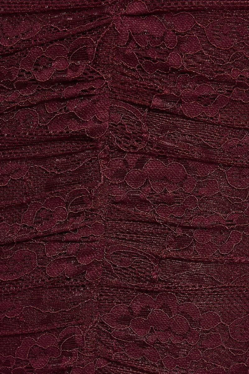Minirobe en dentelle à col plongeant Scarlet