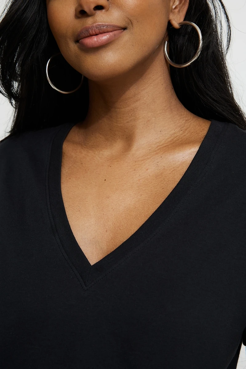 T-shirt essentiel en coton à col V