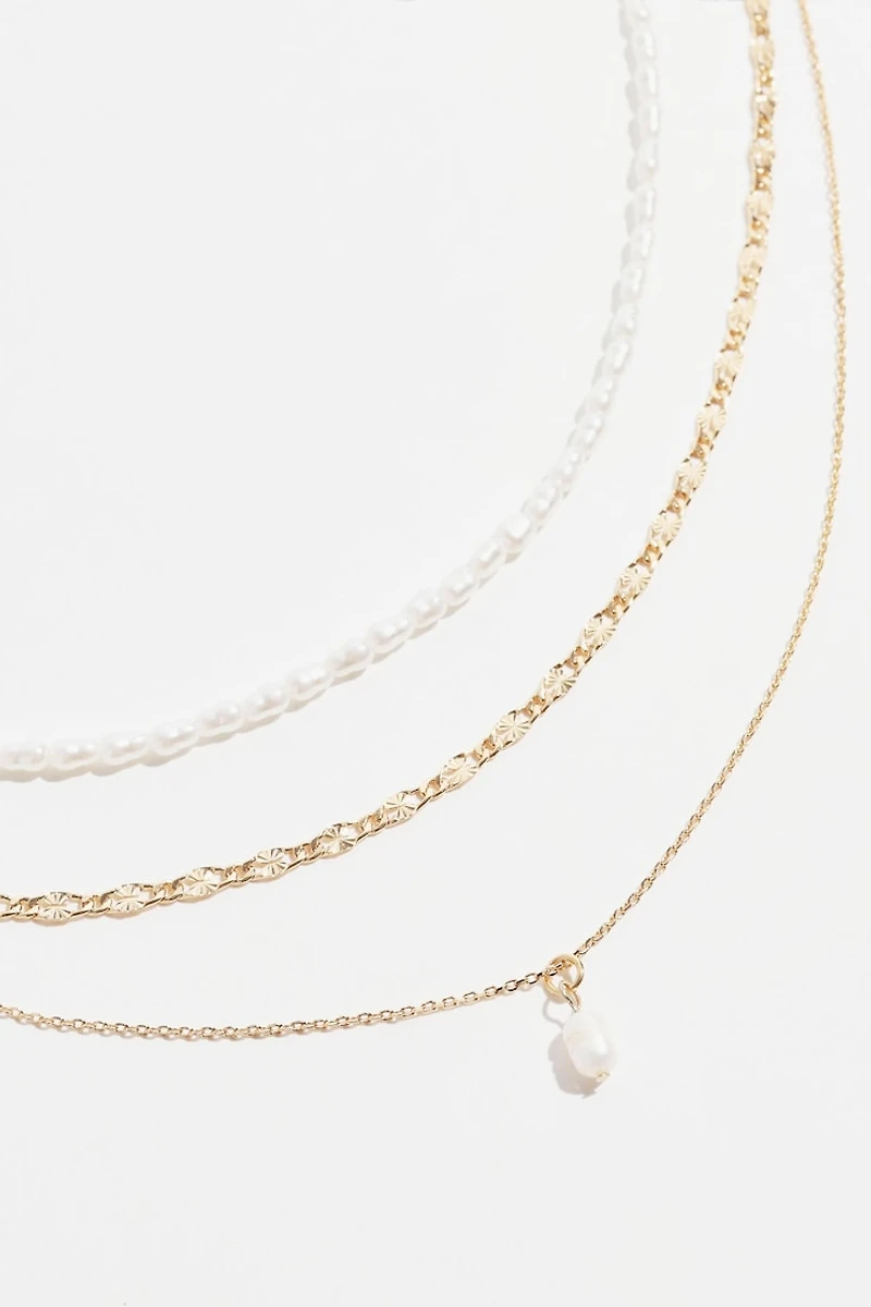 Layered Pearl and Chain Necklace