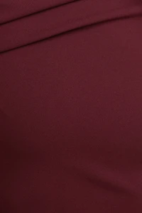 Minirobe en crêpe à épaule dégagée