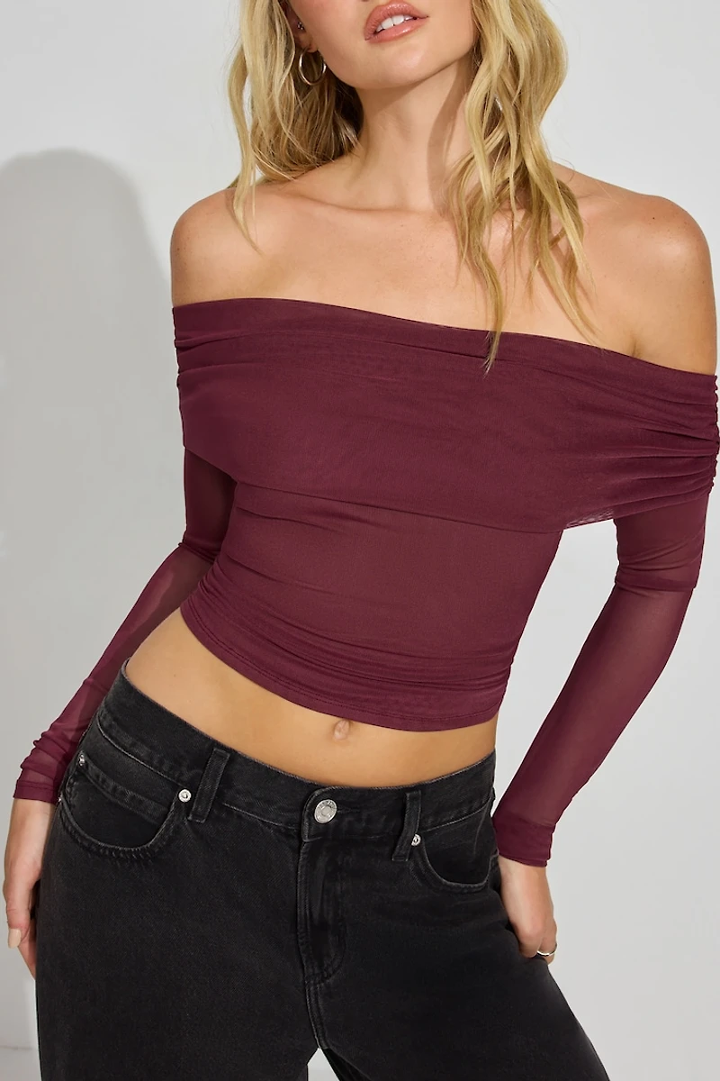 Haut en maille à manches longues épaules dégagées