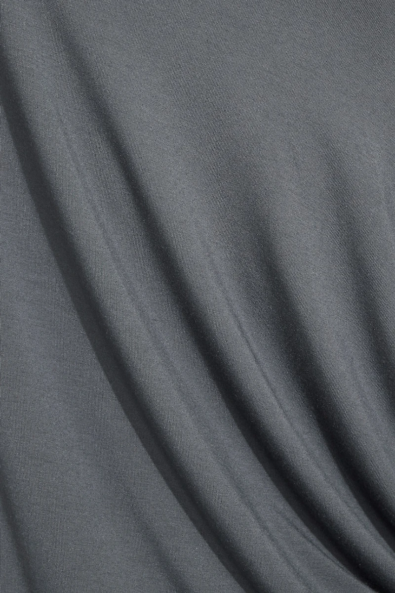 Robe à manches longues avec bande au bas