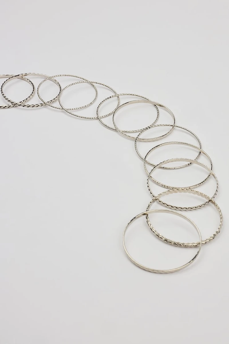 Ensemble de 11 bracelets rigides texturés