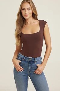 Justaucorps sculptant à col carré