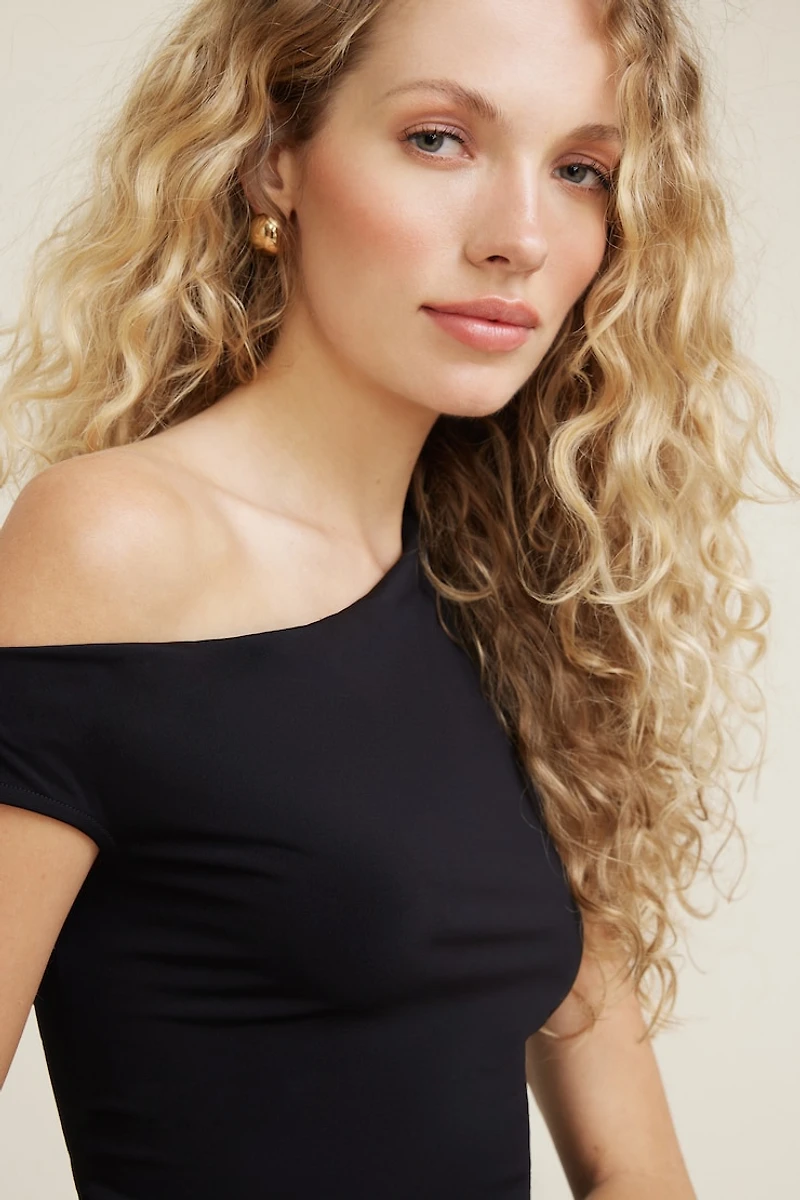 Haut sculptant à dos ouvert