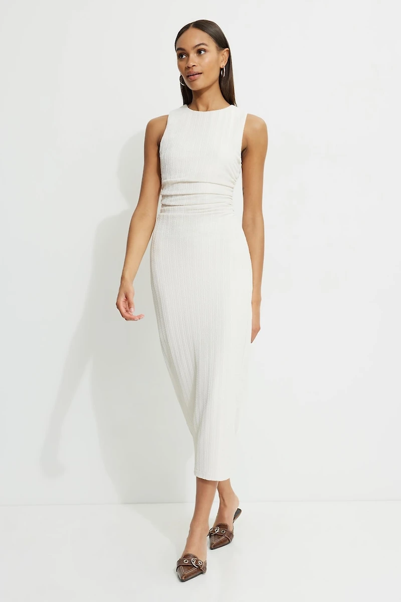 Robe maxi froncée et texturée