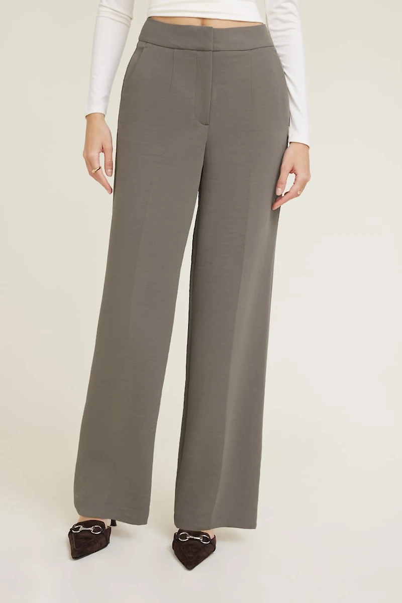 Pantalon fluide à jambe droite Yasmin