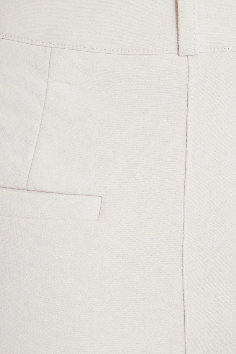 Pantalon fluide à jambe droite