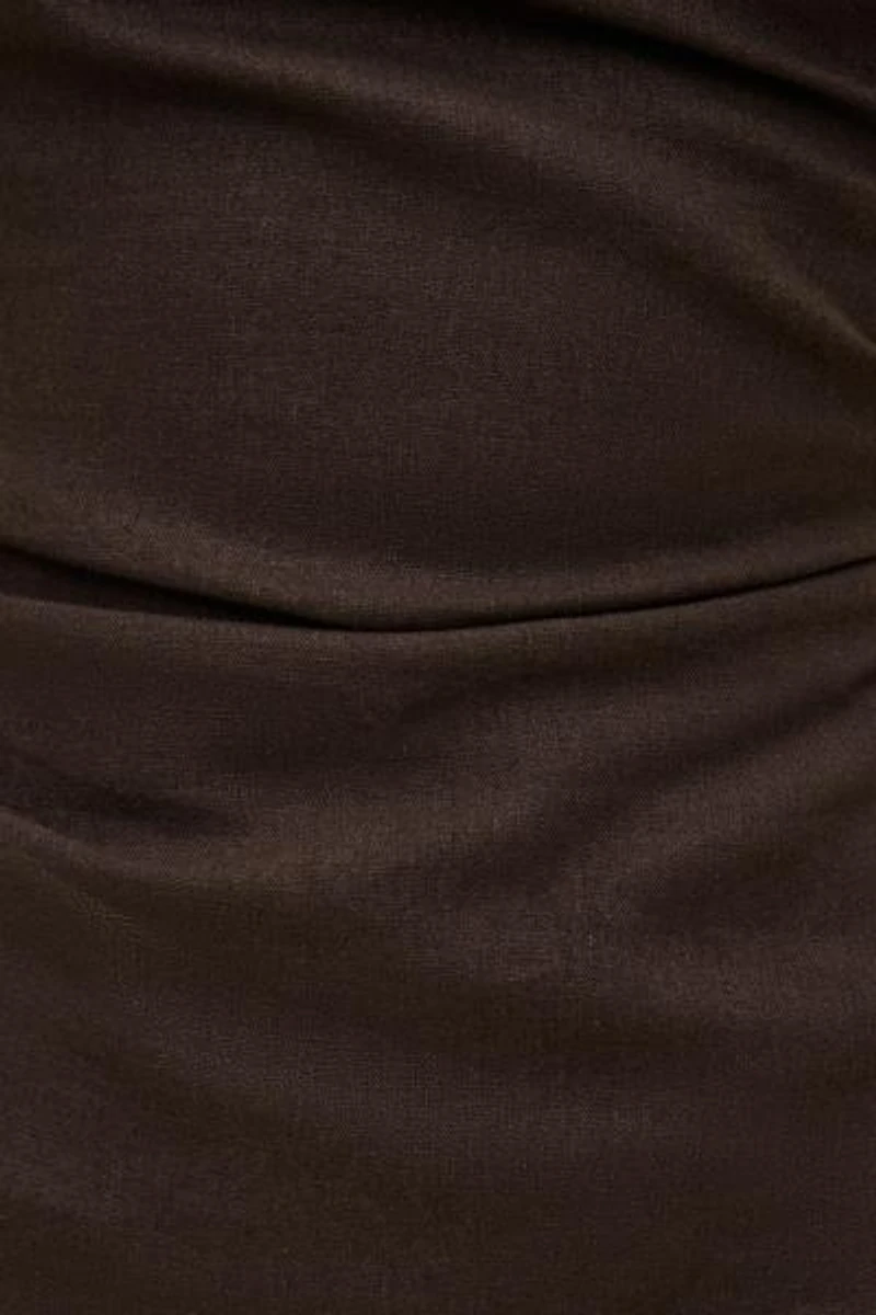 Minirobe en lin à épaules dégagées