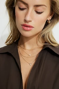 Ensemble de 4 colliers délicats avec pierre carrée