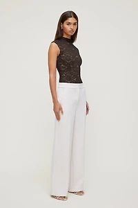 Justaucorps en dentelle à col montant