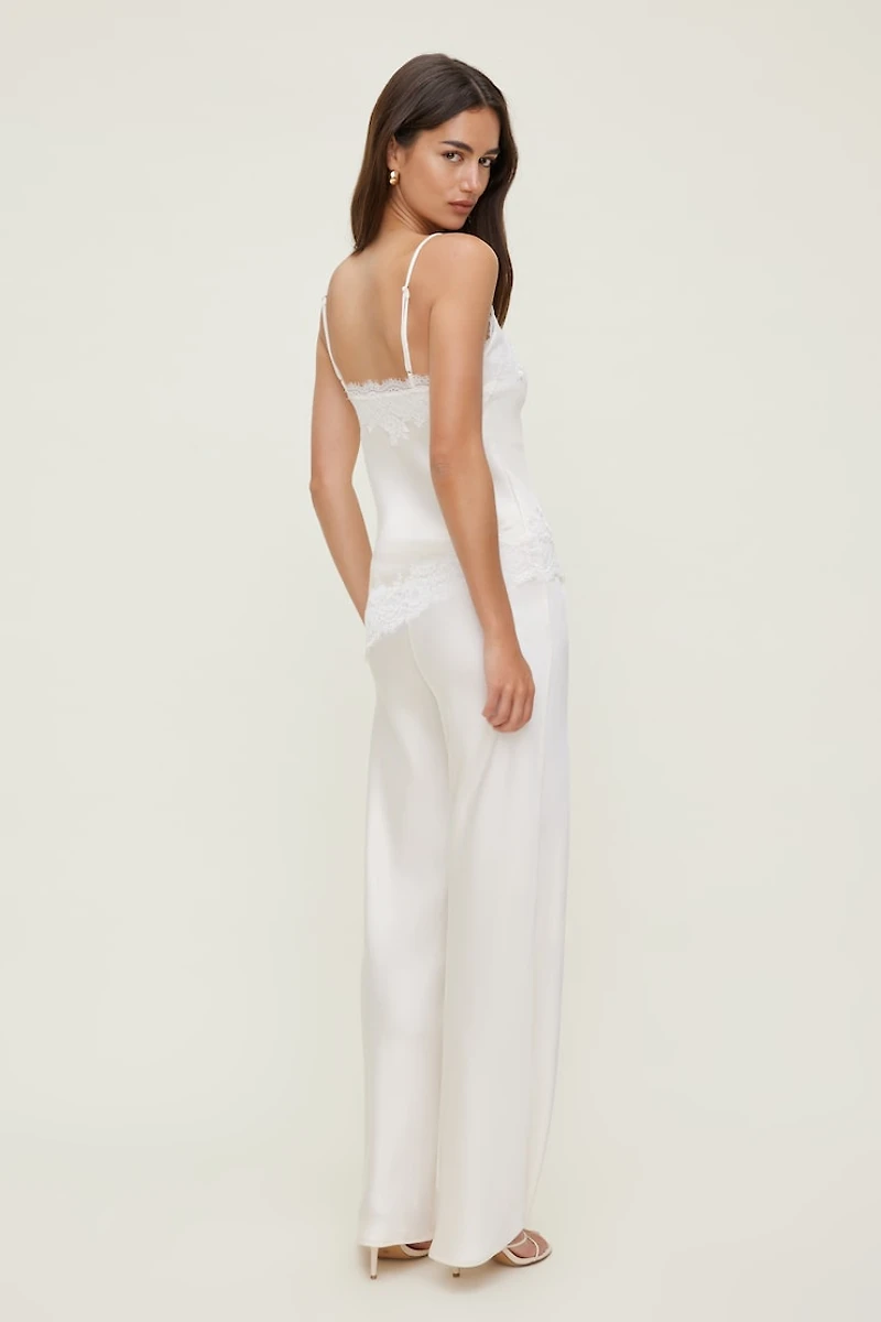 Camisole asymétrique en satin à bordure de dentelle Cassie