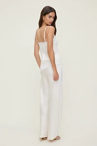 Camisole asymétrique en satin à bordure de dentelle Cassie