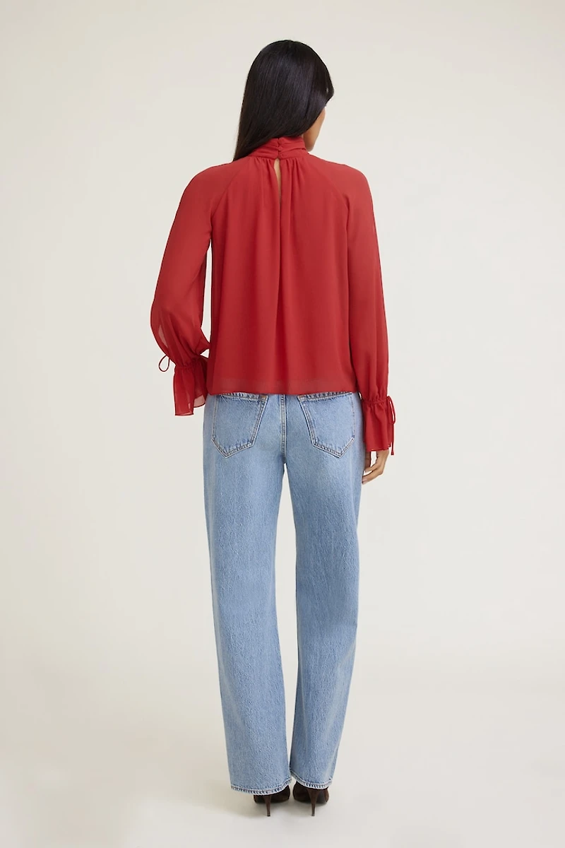 Blouse froncée à col montant