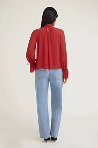 Blouse froncée à col montant