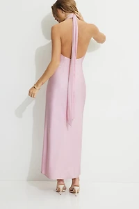 Robe maxi en satin à col écharpe