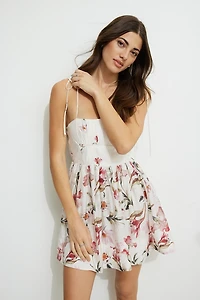 Minirobe évasée avec bretelles à nouer