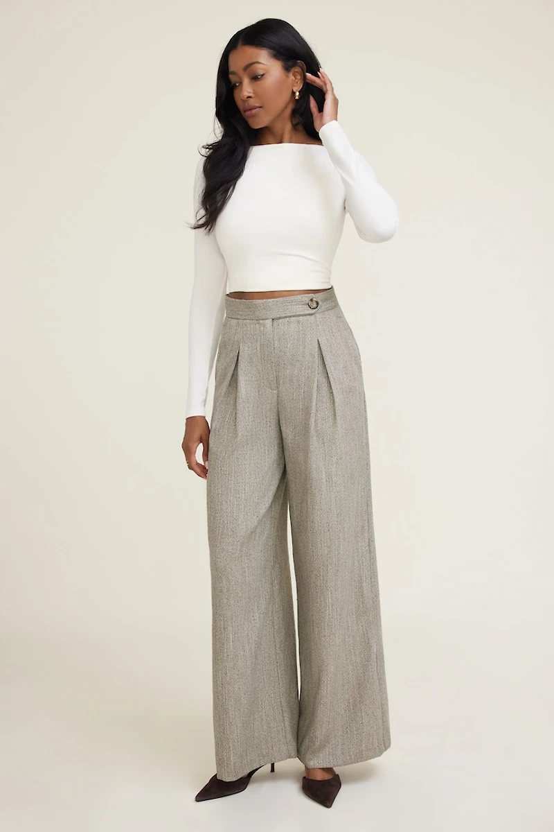 Pantalon plissé à chevrons et jambe large