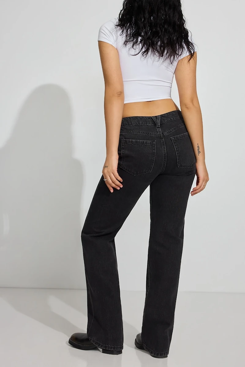 Relaxed Straight Jeans