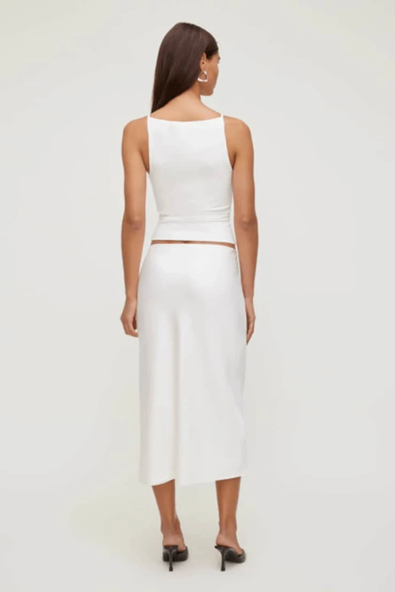 Sculpt Strappy Boat Neck Tank Top