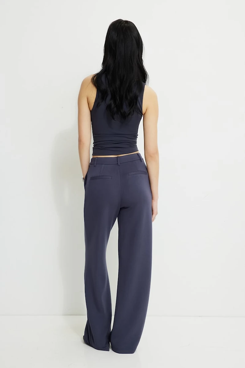 Pantalon Anywear à jambe droite