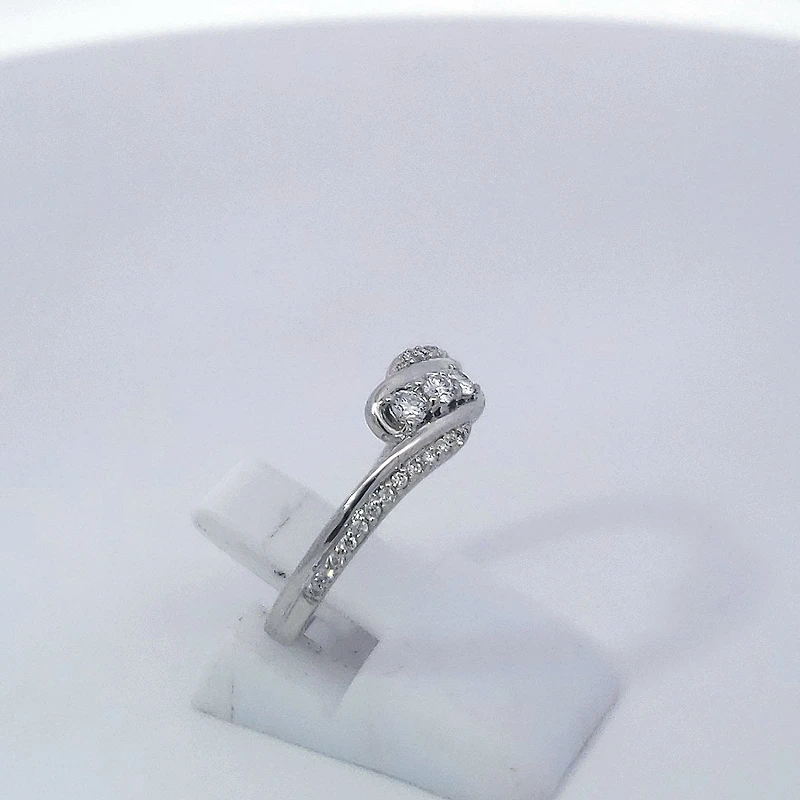 10K White Gold 0.20 cttw Diamond Ring