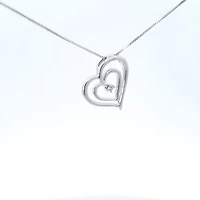 10K White Gold cttw Diamond Heart Pendant