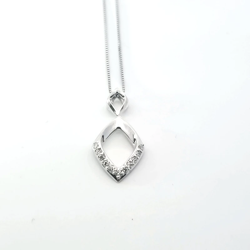 10K White Gold 0.11cttw Diamond Pendant, 18"