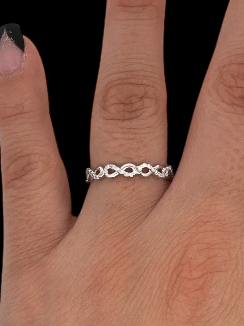 10K White Gold 0.15cttw Diamond Infinity Ring - /