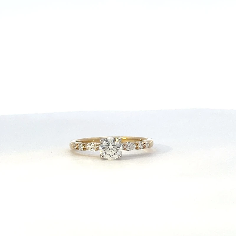 14K Yellow and White Gold 0.70ct Canadian Diamond Ring - 4