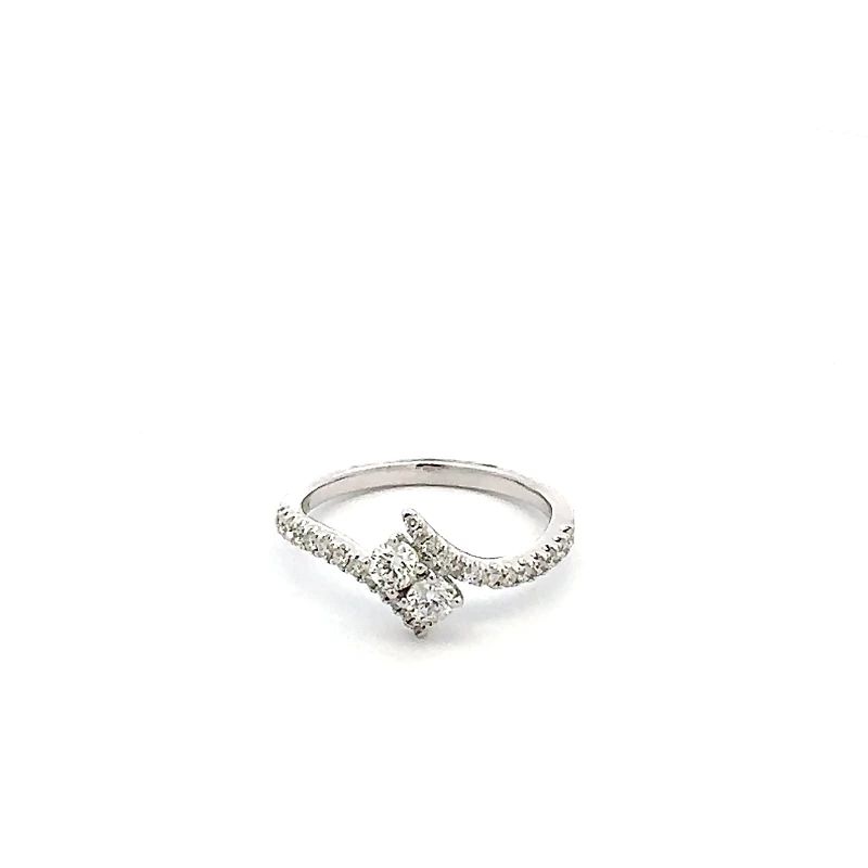 14K White Gold 0.45 cttw White Diamond Ring - 4.5