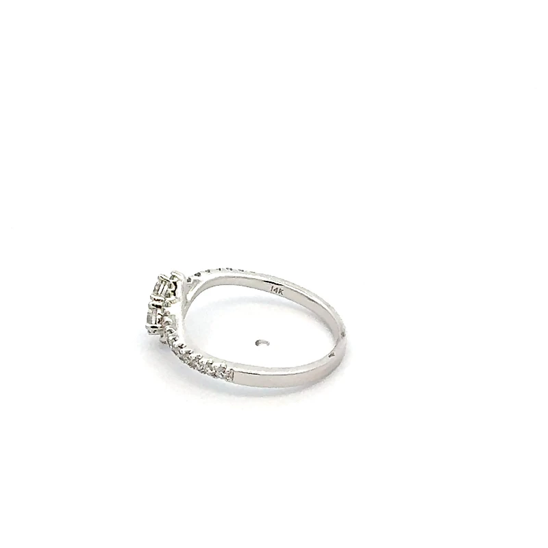 14K White Gold 0.45 cttw White Diamond Ring - 4.5