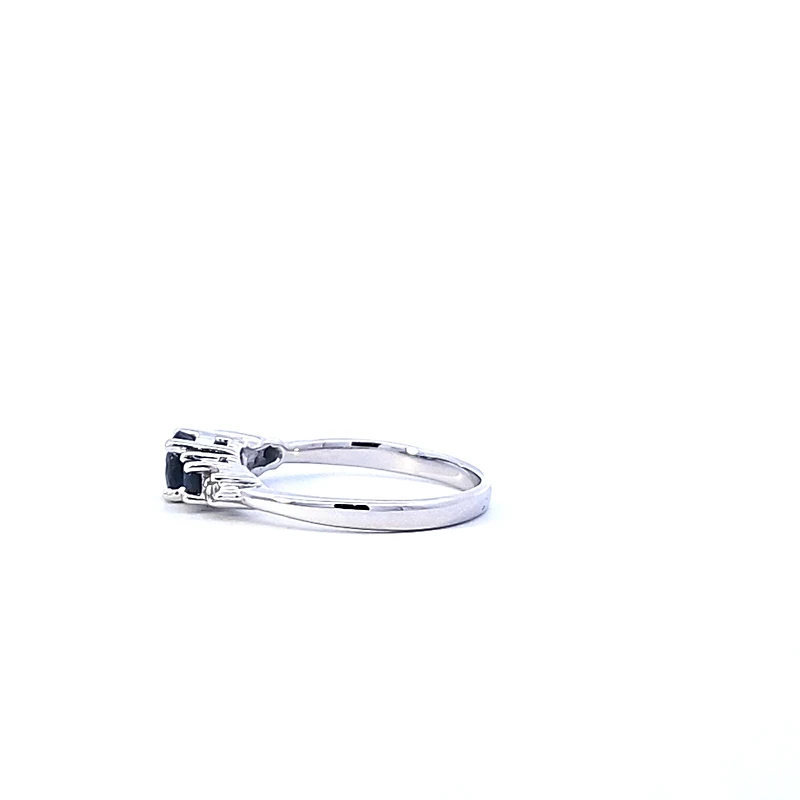 10K White Gold Sapphire and Diamond ring - yellow gold / 4
