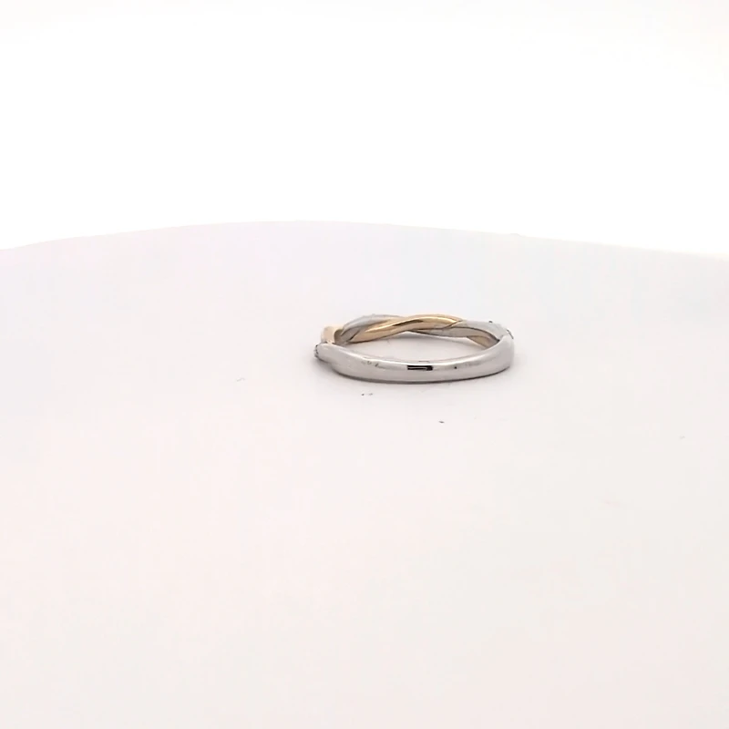 10K White and Yellow Gold cttw Diamond Ring