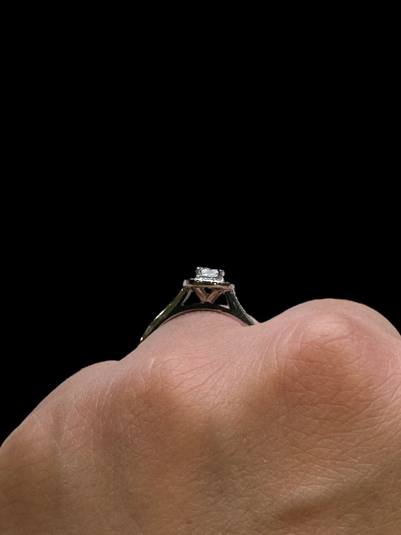 14K White Gold 0.67cttw Diamond Halo Engagement Ring, 6.5