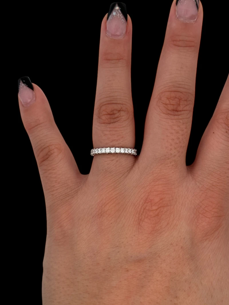 14K White Gold cttw Diamond Band- Size 6