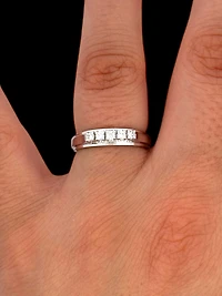 14K White Gold 0.21 cttw Diamond Ring - Size 6 - 6