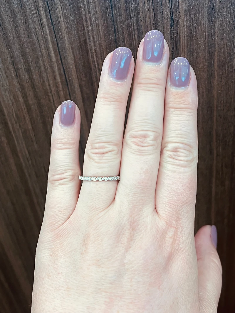 10K White Gold 0.07cttw Diamond Band