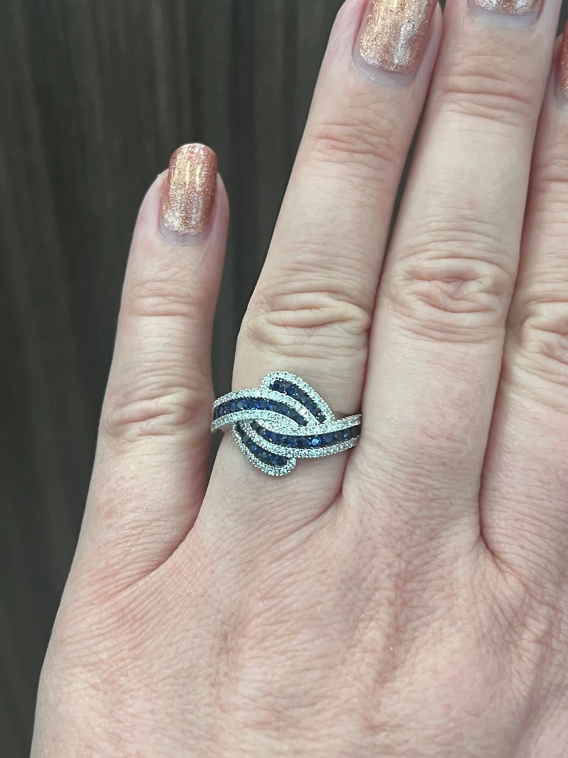 14K White Gold 0.80 cttw Blue Sapphire and White Diamond Ring