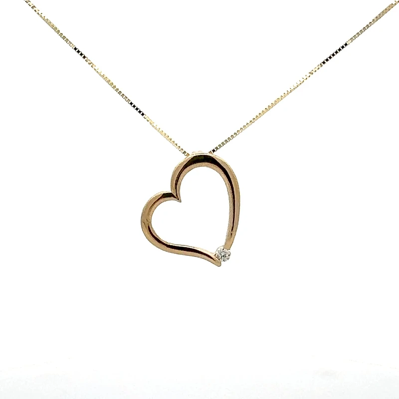 10K Gold 0.03cttw Canadian Diamond Heart Pendant