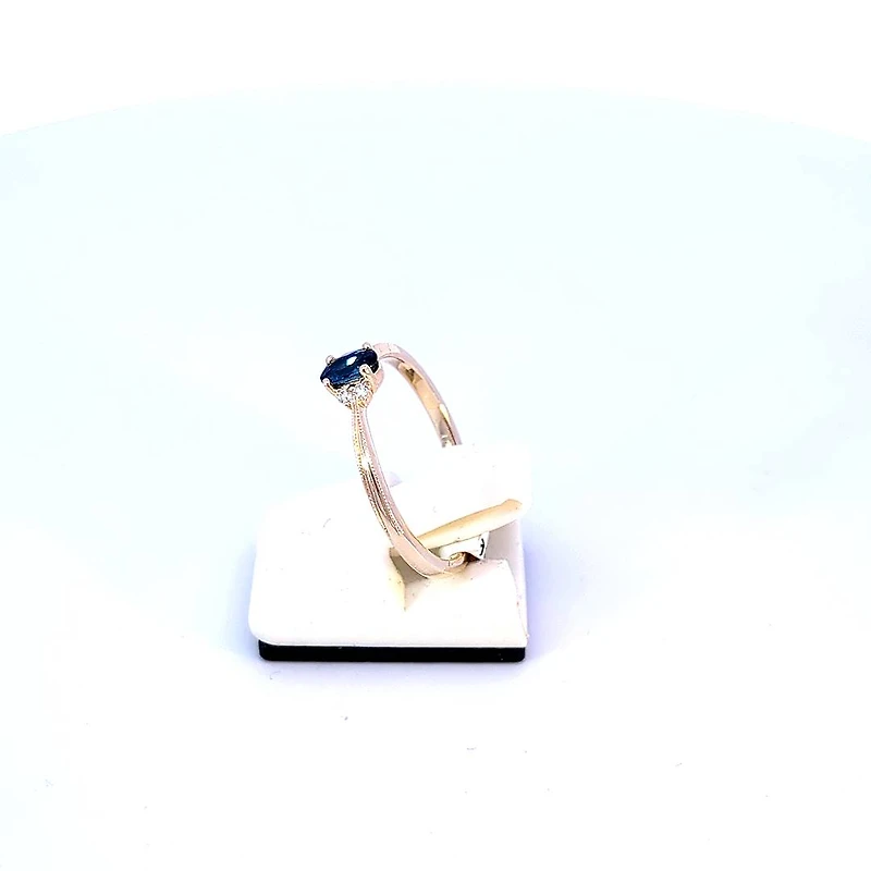 10K Yellow Gold 0.25cttw Genuine Sapphire & 0.03Cttw Diamond Ring - / 4.5