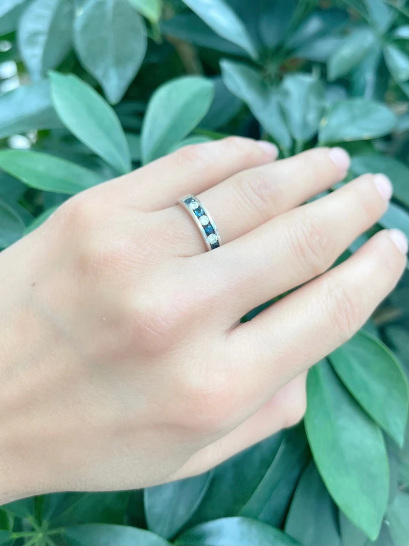 Tracking - 10K White Gold Sapphire & Diamond Band